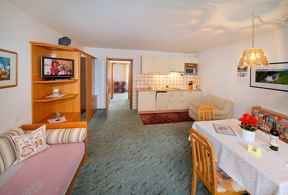 Pension Villa Claudia Augusta Resia Kamer foto