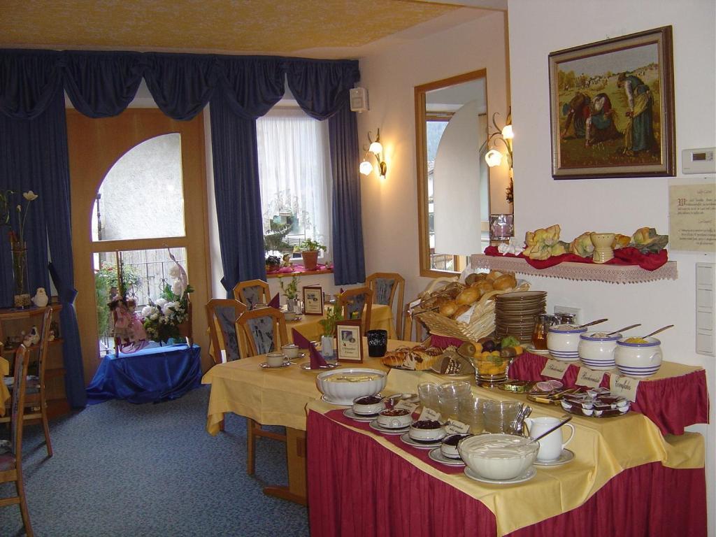 Pension Villa Claudia Augusta Resia Kamer foto